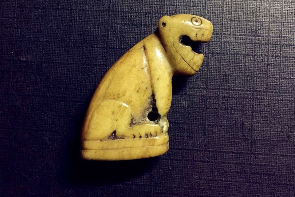 龙婆洒2480年虎骨雕01