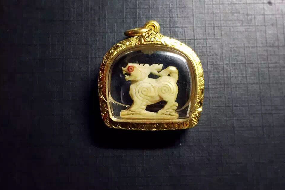 龙婆可牙雕醒狮01
