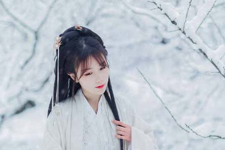 狮子座8月运势分析,狮子座们喜欢一个人会做哪些怂事