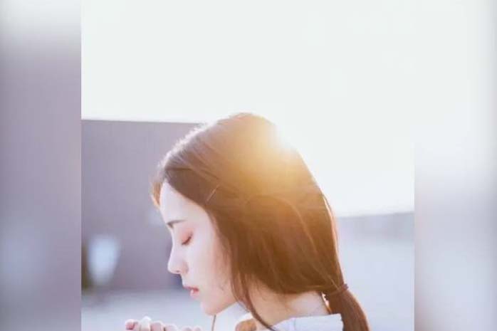 2019狮子座全年运势女：狮子座的男生们为什么一直盯着你看