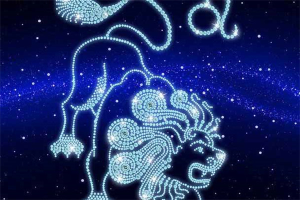 狮子座男生性格特点，狮子座的女生们缺乏安全时的表现