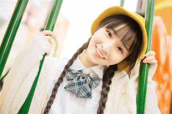 狮子座女生今日运势查询：恋爱中，狮子座的男生们最渴望被理解什么