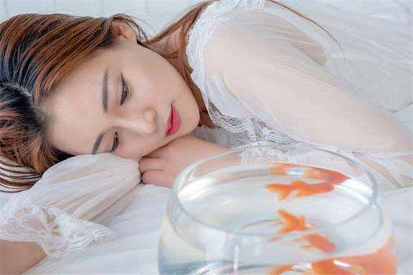 狮子座今日运气：狮子座们老后会有黄昏恋吗？