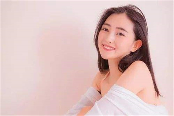 狮子座男生的财运：常见的爱情形式！狮子座的女生们“日久”会不会生情？