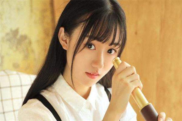 狮子座男生的财运：狮子座的女生们在爱情中最需要什么？