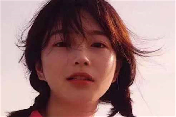2011狮子座10月运势：狮子座的人如何应对即将到来的秀恩爱高峰期