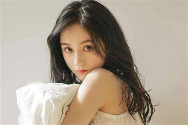 狮子座八月运势：狮子座的男生们单身汪如何得到女神的瞩目？